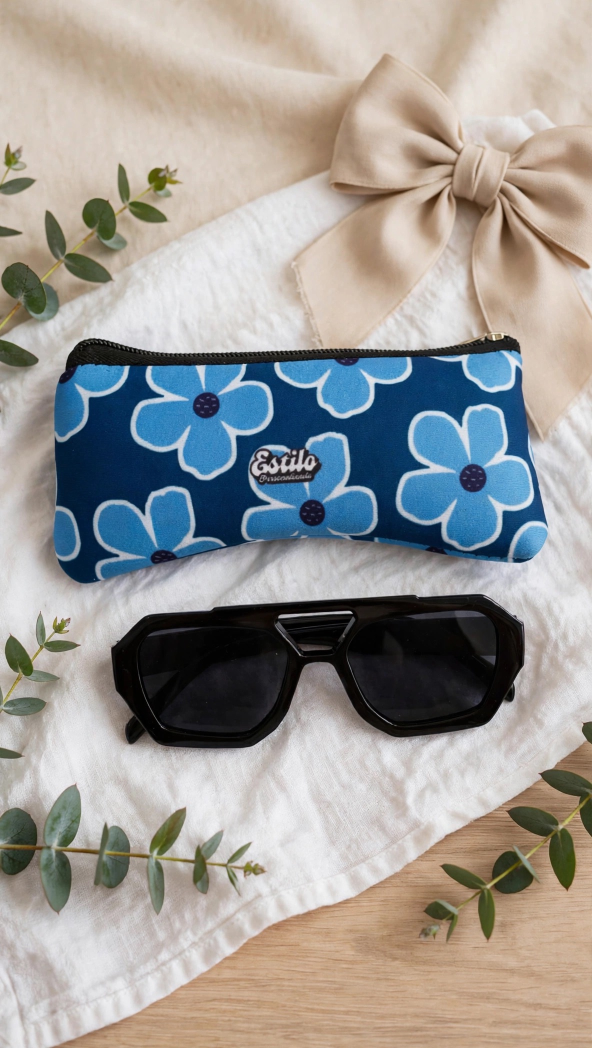 Porta Anteojos (Estampa Flores Azules)